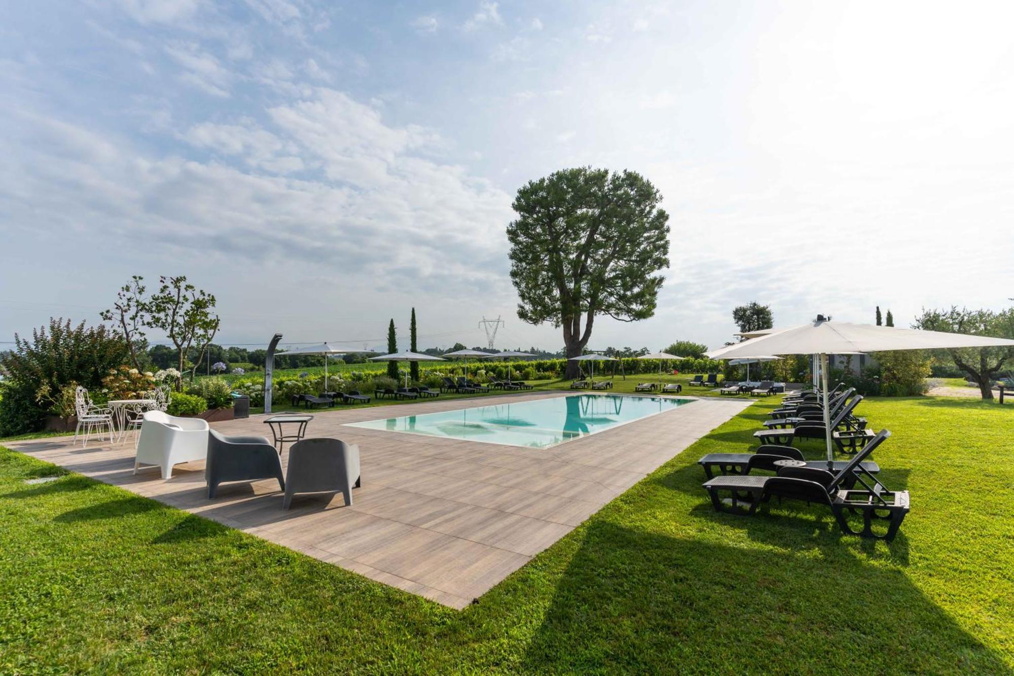 Agriturismo Colle Dei Pivi Ponti sul Mincio Exteriör bild