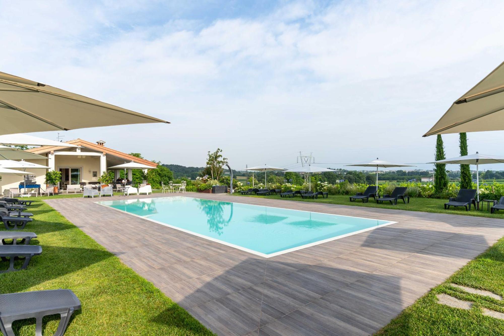 Agriturismo Colle Dei Pivi Ponti sul Mincio Exteriör bild