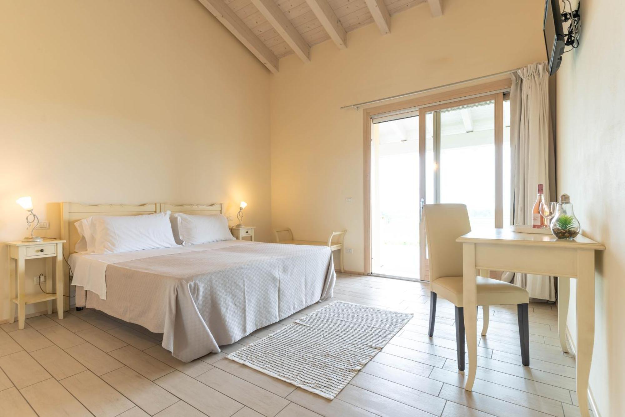 Agriturismo Colle Dei Pivi Ponti sul Mincio Exteriör bild