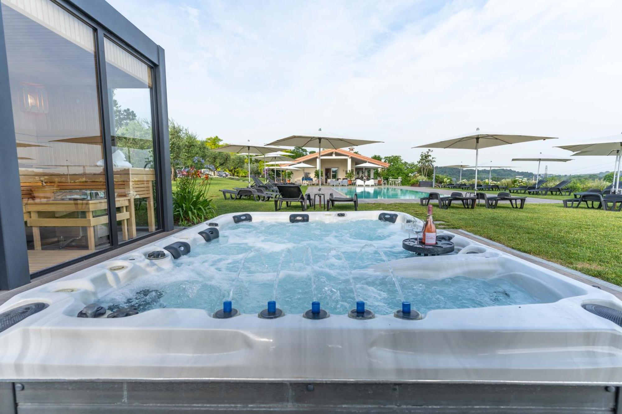 Agriturismo Colle Dei Pivi Ponti sul Mincio Exteriör bild