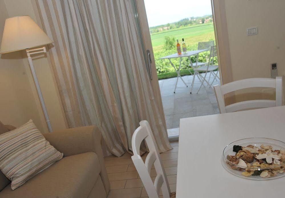 Agriturismo Colle Dei Pivi Ponti sul Mincio Exteriör bild