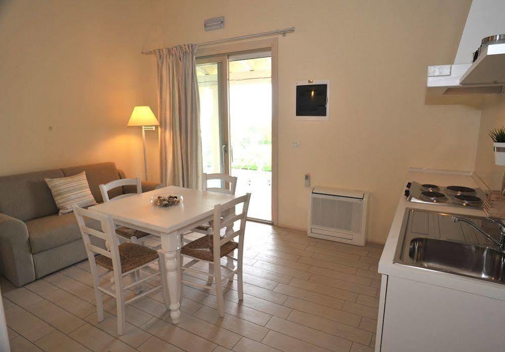 Agriturismo Colle Dei Pivi Ponti sul Mincio Exteriör bild