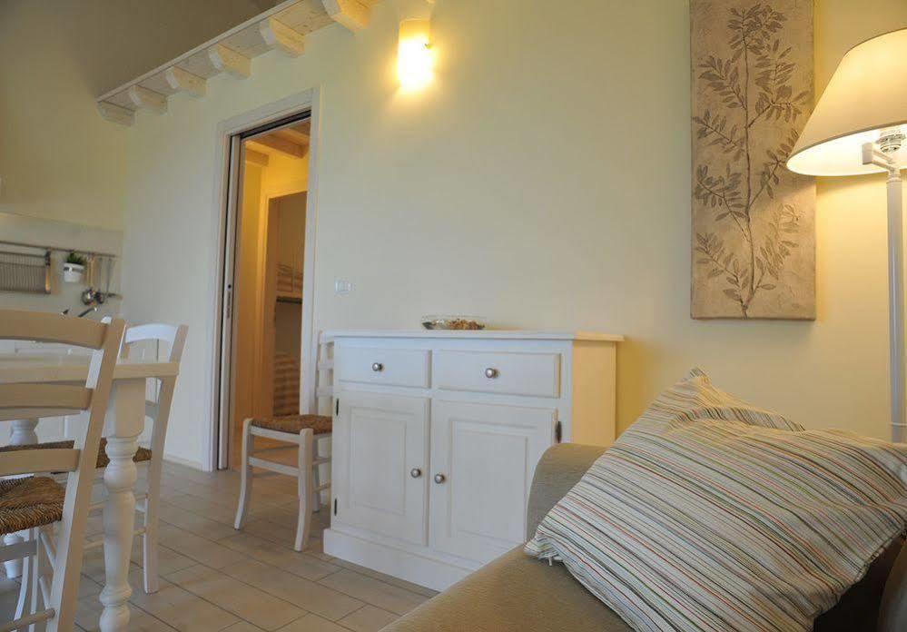 Agriturismo Colle Dei Pivi Ponti sul Mincio Exteriör bild