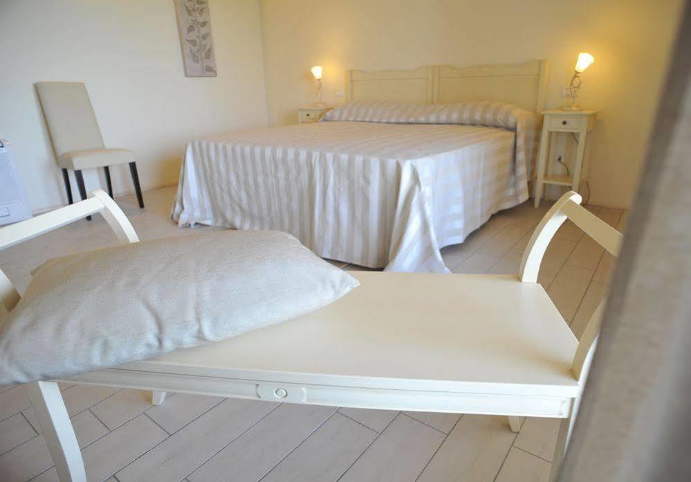 Agriturismo Colle Dei Pivi Ponti sul Mincio Exteriör bild